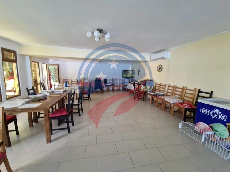 Casă cu 20 camere cu Teren 1632 Mp în Eșelnița