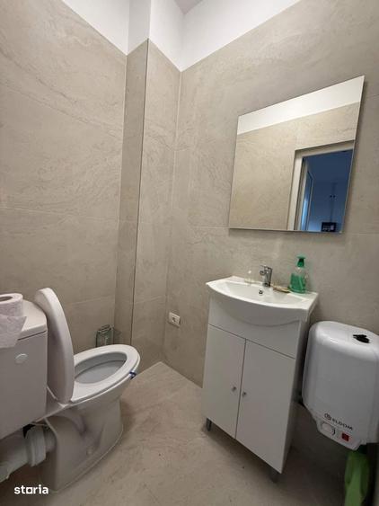 Spațiu comercial, de 300 mp, în Livada