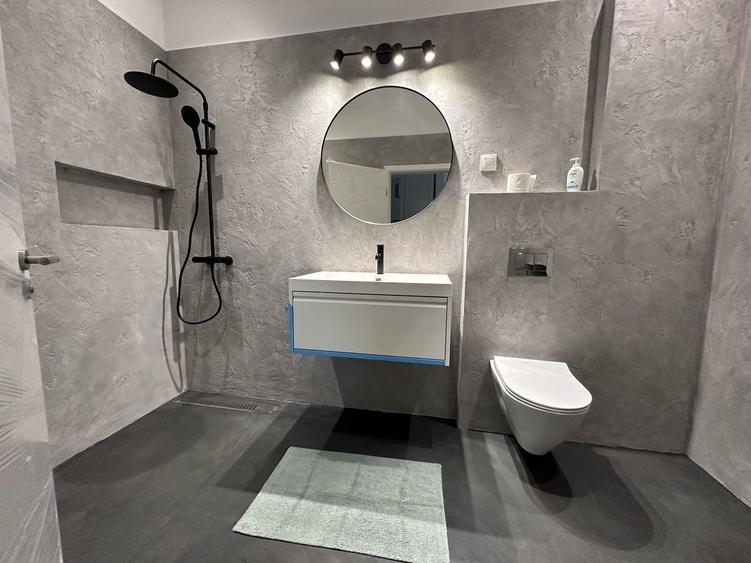 Apartament cu 3 camere semidecomandat, mobilat în Est