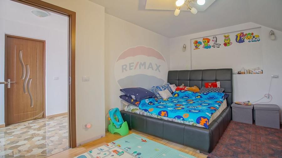Casă individuală cu 5 camere cu Teren 512 Mp în Sânpetru
