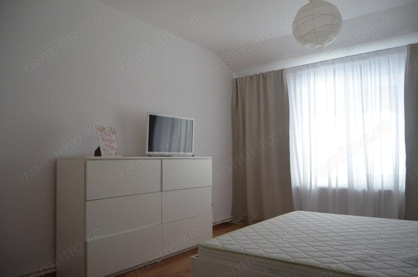 Apartament cu 3 camere decomandat în Poiana Țapului