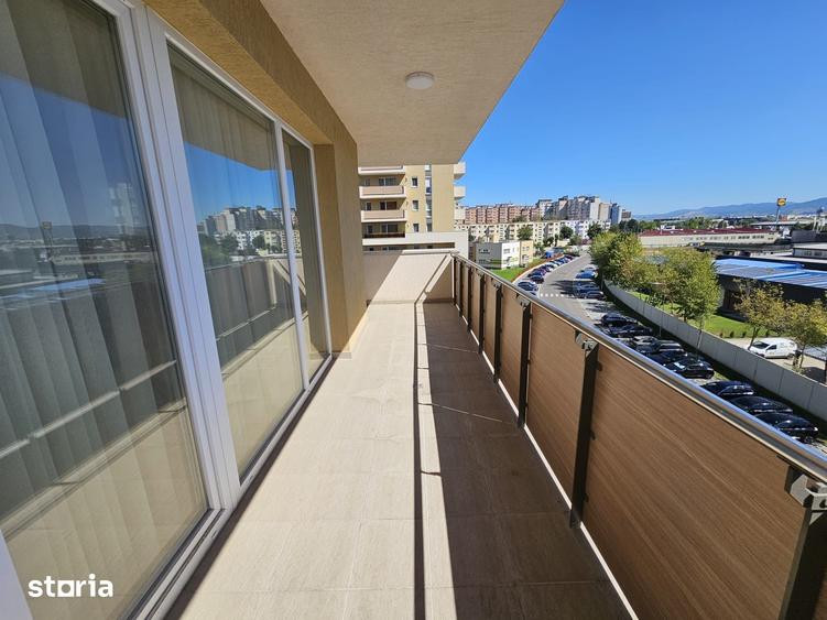Apartament cu 3 camere decomandat în Astra