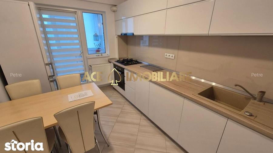 Apartament cu 4 camere, mobilat în Tei