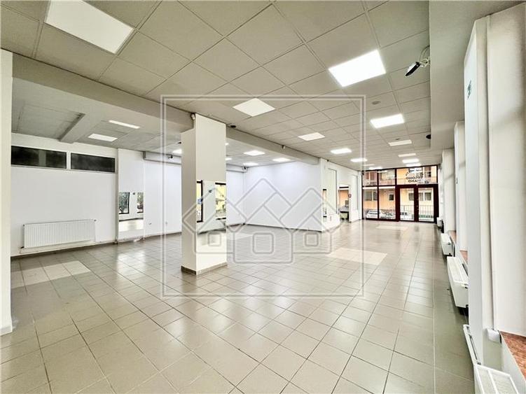 Spațiu comercial, de 177 mp, în Ștrand