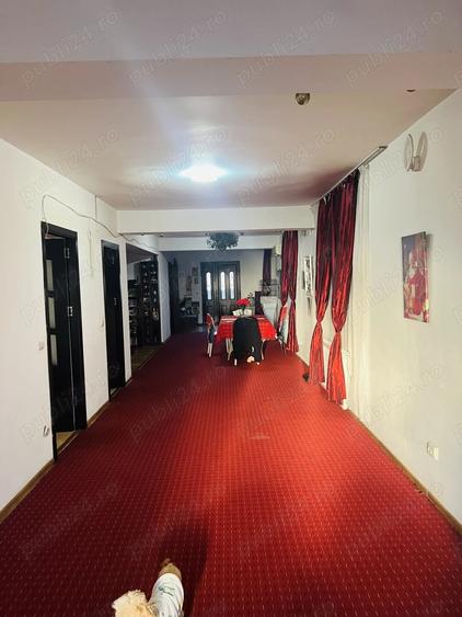 Casă cu 6 camere cu Teren 210 Mp în Obor