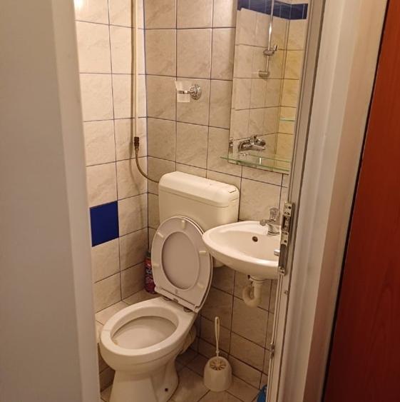 Garsonieră decomandată, mobilată în Decebal