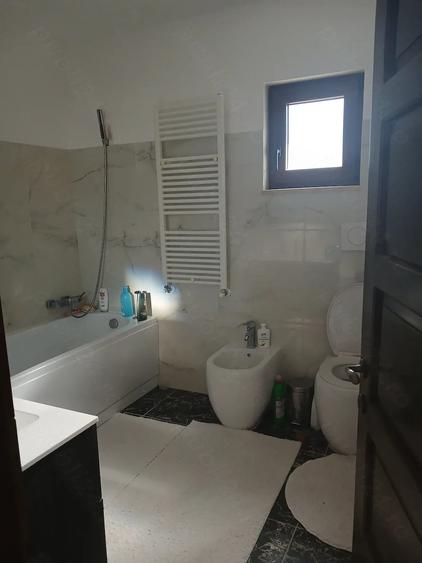 Casă cu Teren 600 Mp în Central