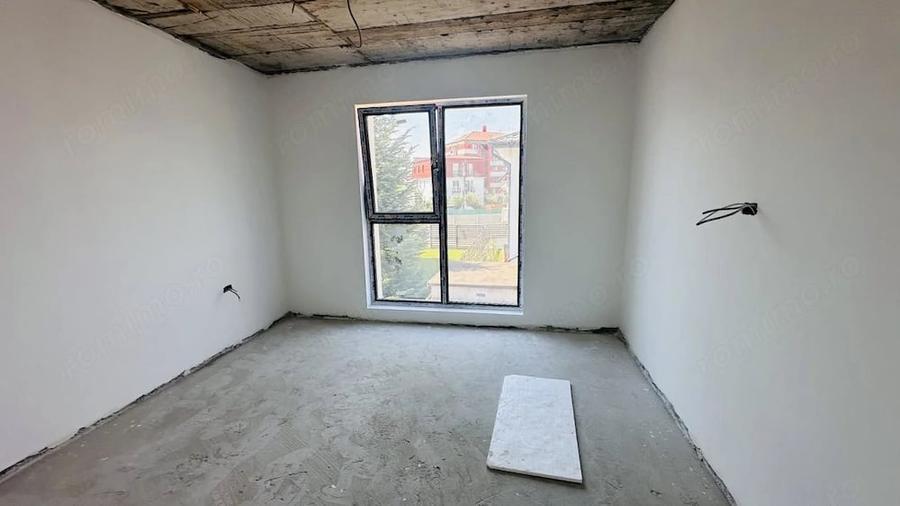 Casă cu 7 camere cu Teren 225 Mp în Chiajna