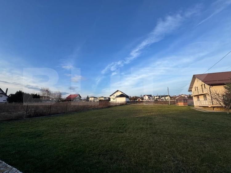 Teren Construcții intravilan de 1000 mp, în Periferie