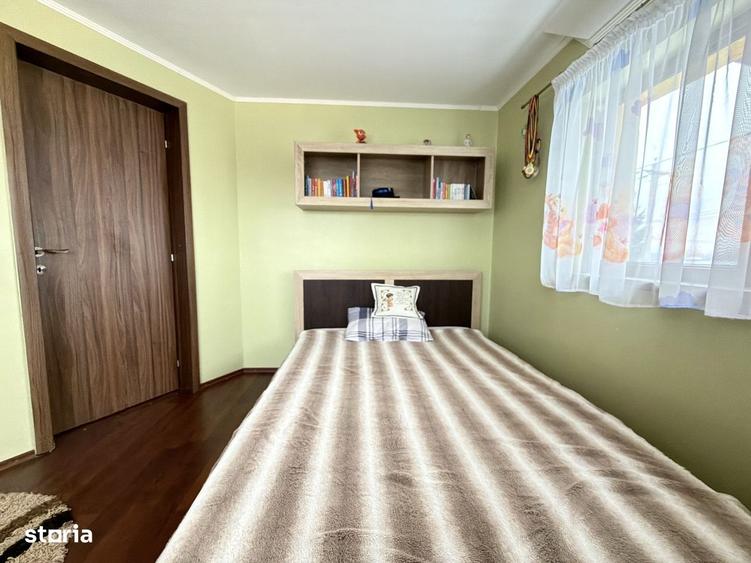 Casă cu 4 camere în Siretu