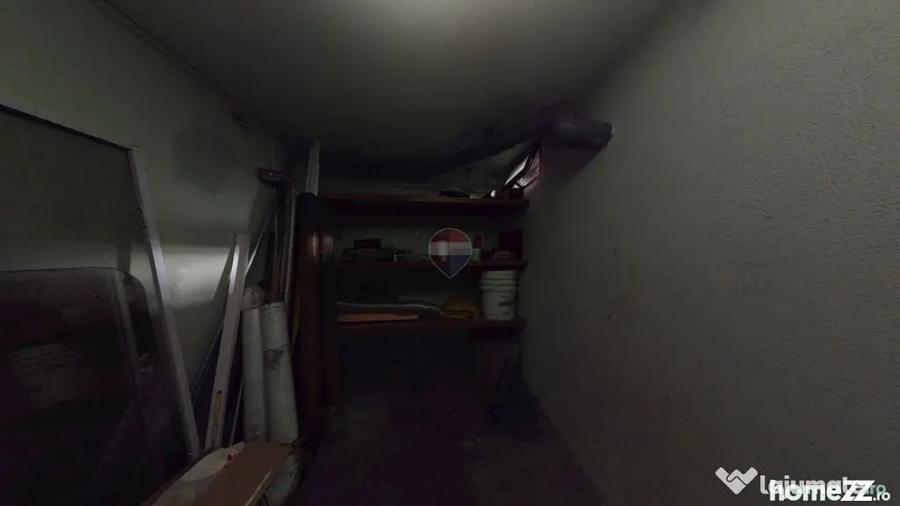 Apartament cu 3 camere semidecomandat în Florilor