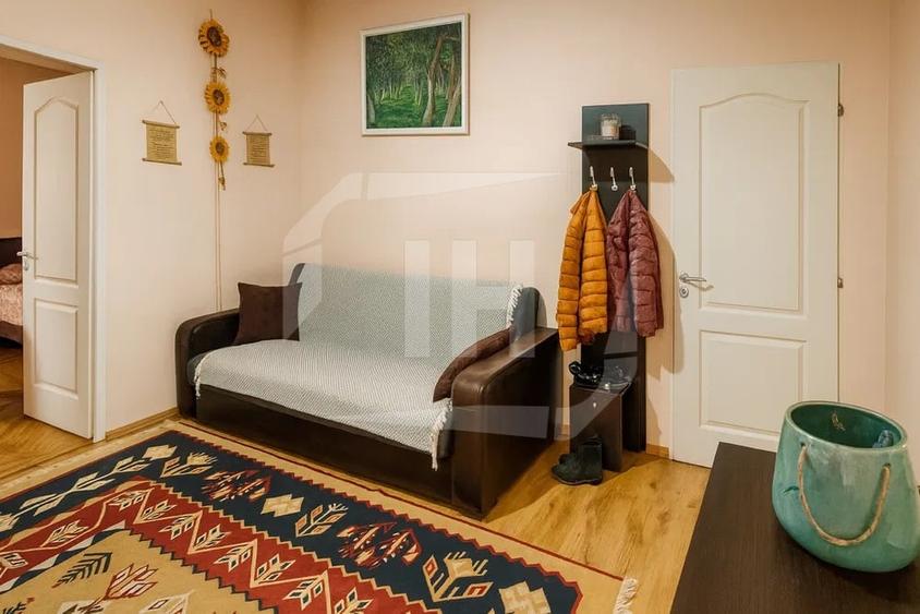 Apartament cu 2 camere semidecomandat, mobilat în Central