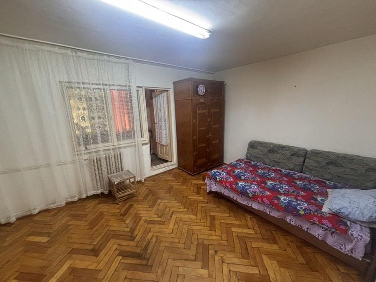 Apartament cu 3 camere decomandat în Micălaca