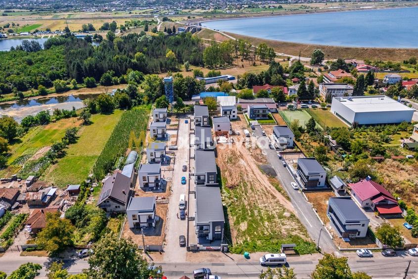Duplex cu 4 camere cu Canalizare în Budeasa Mare