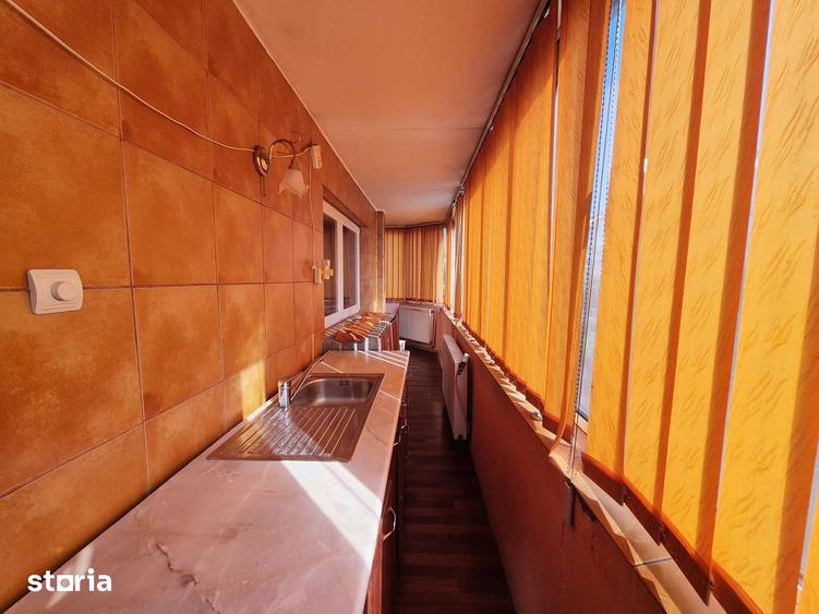Apartament cu 3 camere decomandat în 1 Mai