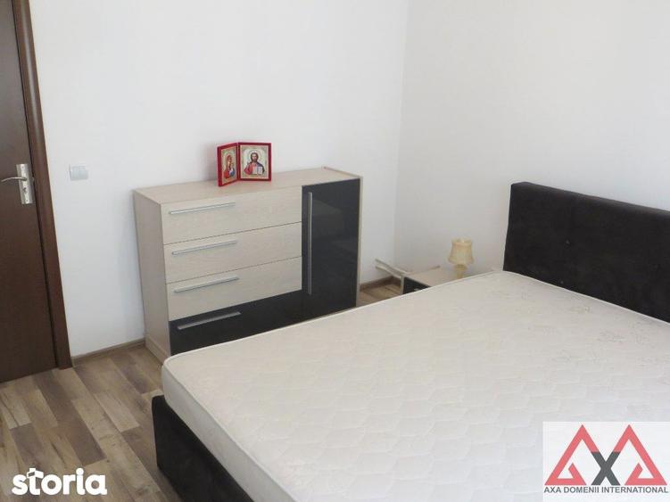 Apartament cu 4 camere semidecomandat în Berceni