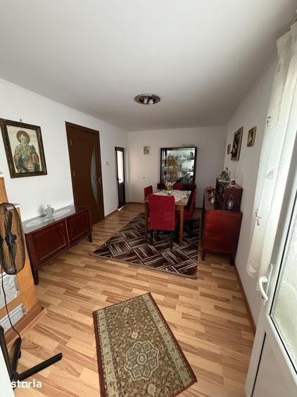 Casa spa?ioasa 8 camere, curte 817 mp, pozi?ie centrala, Hera?ti - 3