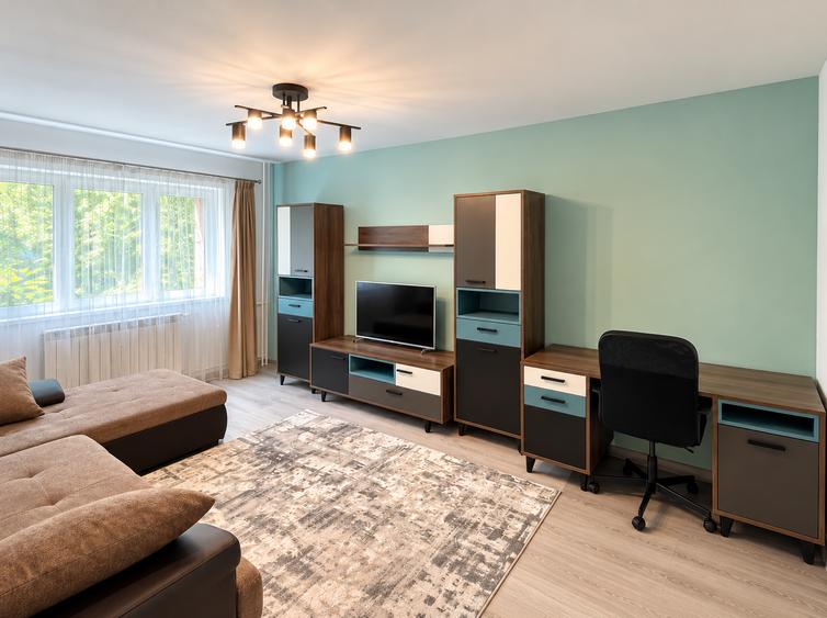 Apartament cu 2 camere decomandat, mobilat în Aviației