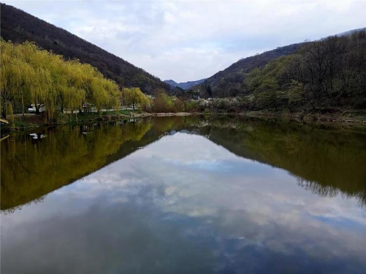 Casă cu 4 camere cu Teren 468 Mp în Oravița