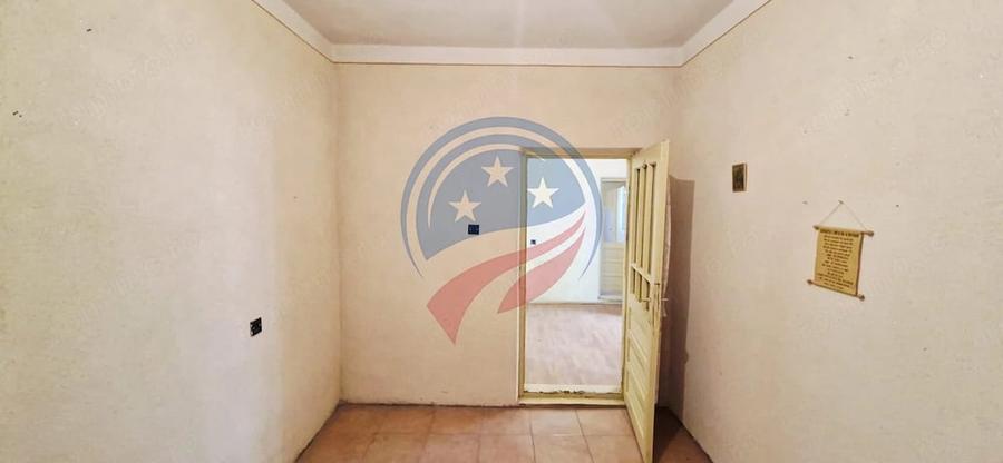 Casă cu 3 camere cu Teren 7952 Mp în Brădești