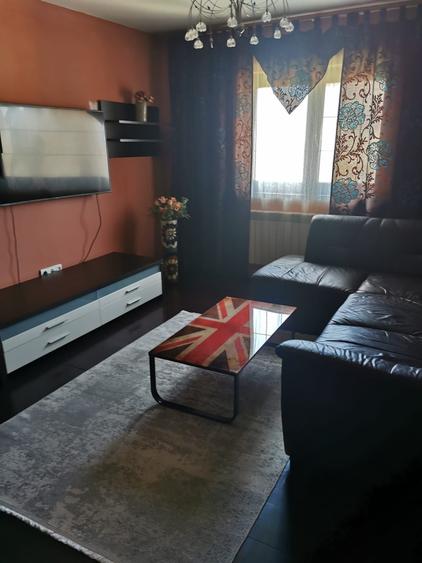 Apartament cu 3 camere decomandat în Nord