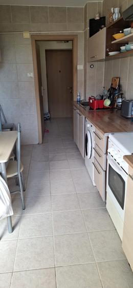 Apartament cu 2 camere semidecomandat, mobilat în P-ța Muncii
