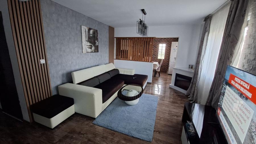 Casă cu 3 camere în Mânăstioara
