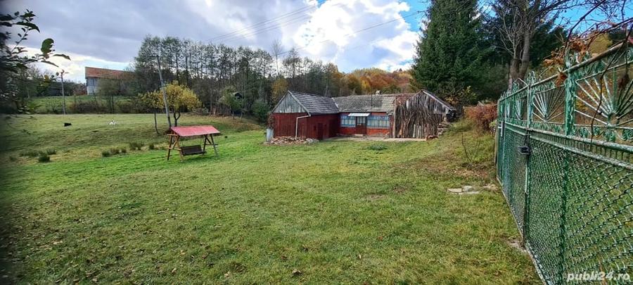 Casă cu 2 camere cu Teren 5000 Mp în Central