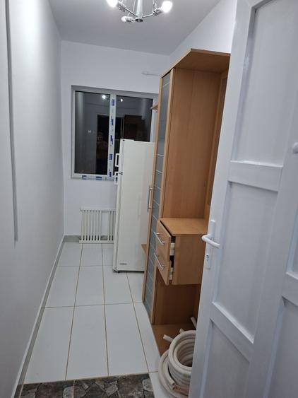 Garsonieră decomandată în Central