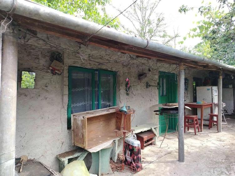Casă cu 4 camere cu Teren 1500 Mp în Ulmu