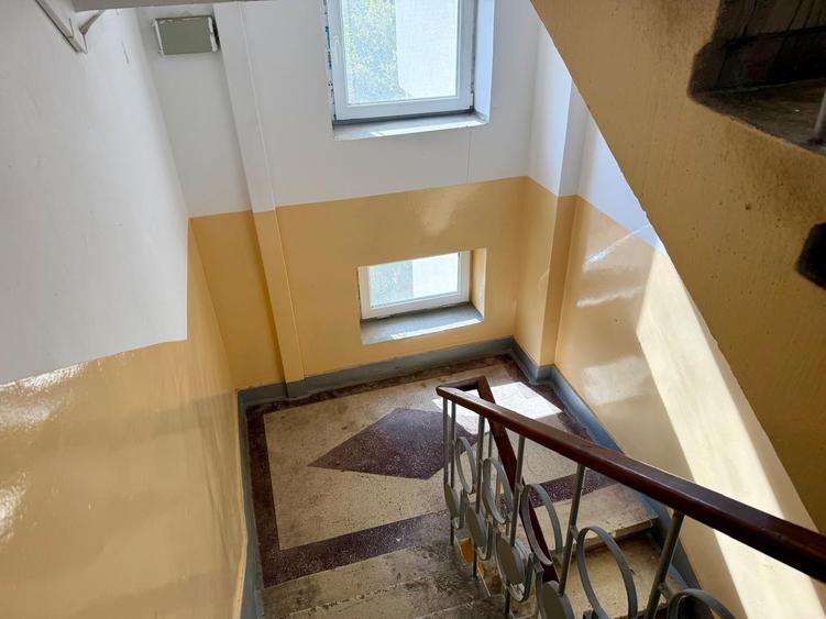 Apartament cu 3 camere decomandat în Cazino
