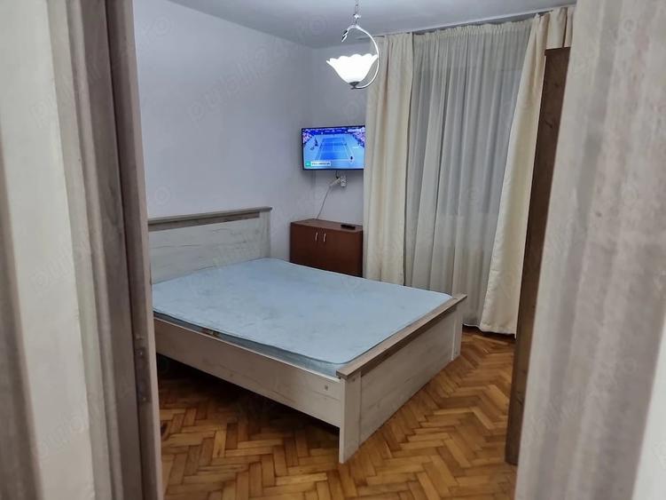 Apartament cu 2 camere semidecomandat în Craiovei