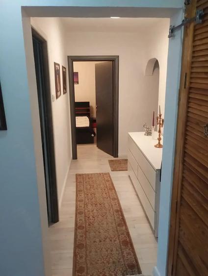 Apartament cu 4 camere decomandat în Central