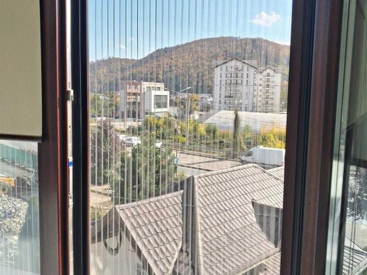 Apartament cu 3 camere decomandat în Ultracentral