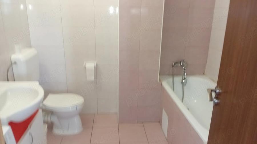 Apartament cu 3 camere decomandat în UTA