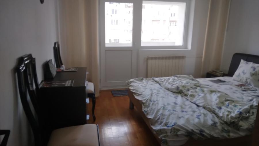 Apartament cu 3 camere decomandat în Decebal
