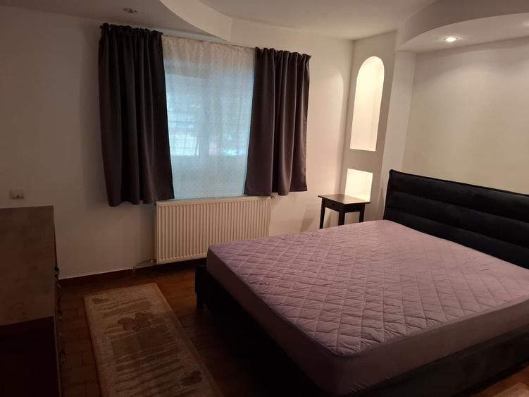 Apartament cu 2 camere semidecomandat, mobilat în Lacul Tei