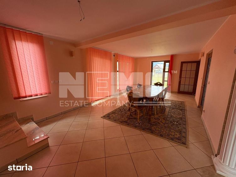 Casă cu 5 camere cu Teren 1200 Mp în Vicovu de Sus