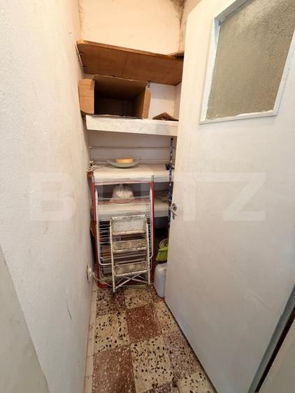 Casă individuală cu 6 camere cu Canalizare în Schei