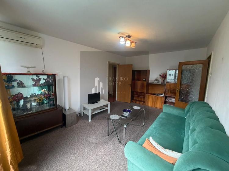 Apartament cu 3 camere semidecomandat în 1 Decembrie 1918