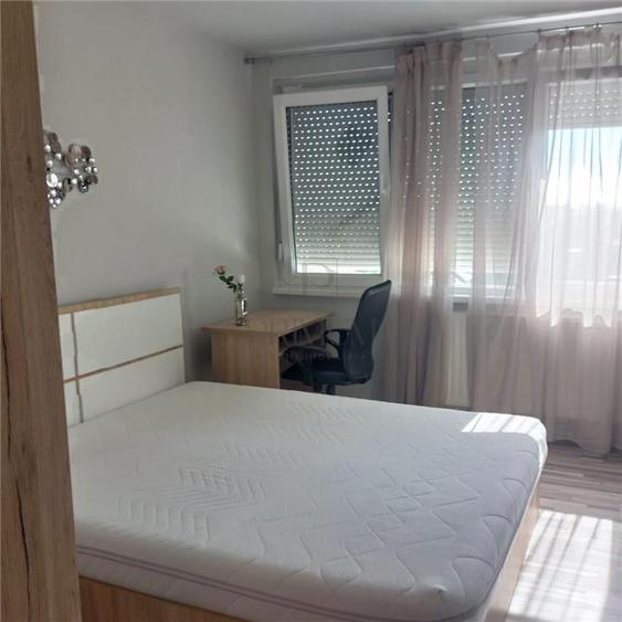Apartament cu 3 camere decomandat în Complex Studențesc