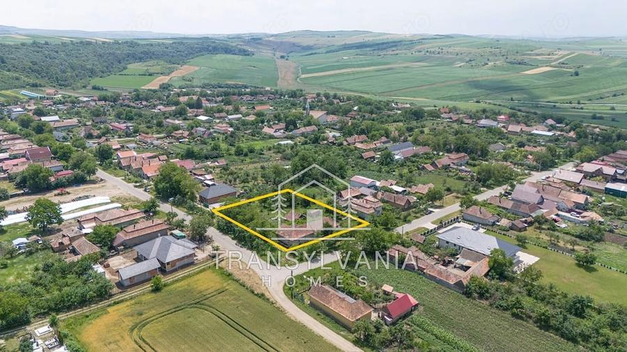 Casă cu Teren 1922 Mp în Colonia