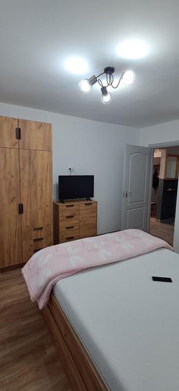 Casă cu 2 camere decomandat în Central