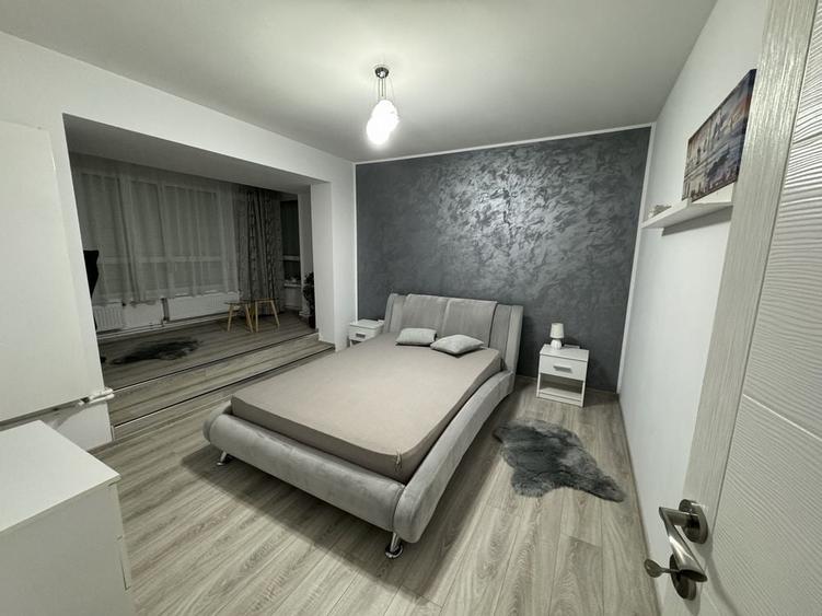 Apartament cu 2 camere semidecomandat în Independenței