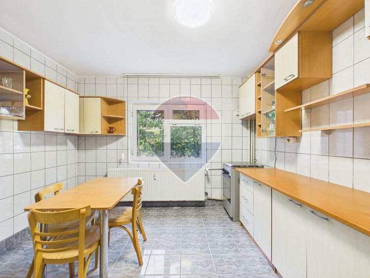 Apartament cu 3 camere decomandat în 13 Septembrie