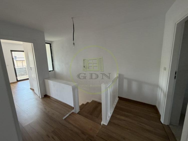 Casă cu 3 camere cu Teren 230 Mp în Leamna de Jos