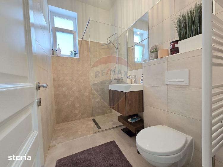 Apartament cu 3 camere, mobilat în Central
