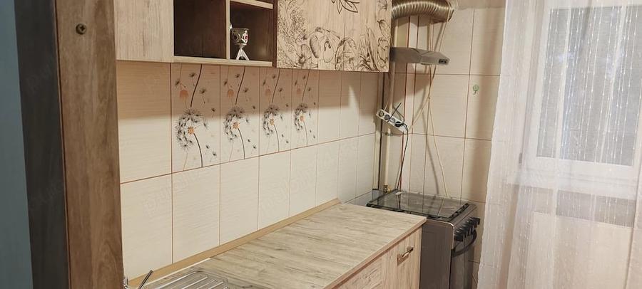 Apartament cu 2 camere semidecomandat în Berceni
