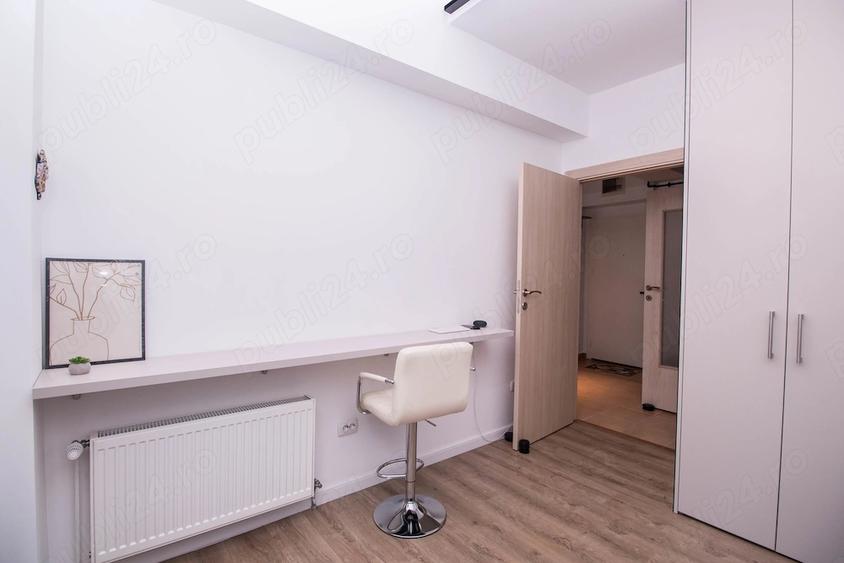 Apartament cu 3 camere semidecomandat, mobilat în Sud