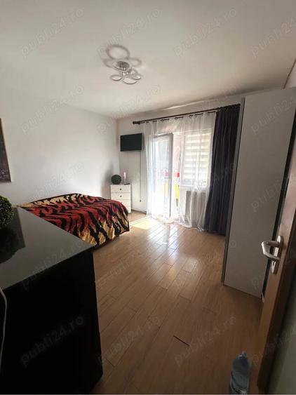 Apartament cu 4 camere decomandat în Central